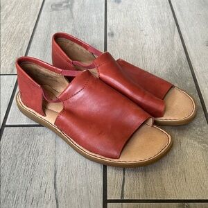 Born Women’s Cove Modern Leather Sandals